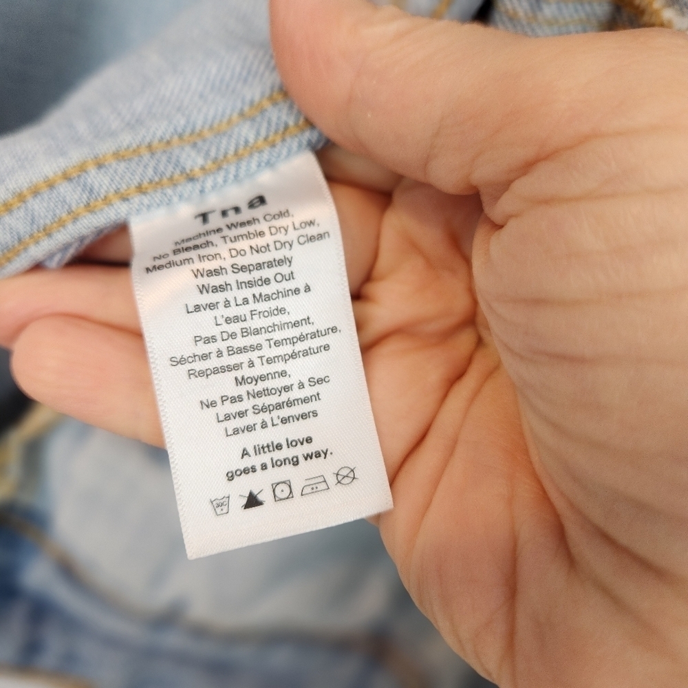 Aritzia TNA denim jacket size XXS in EUC - Picture 3 of 6